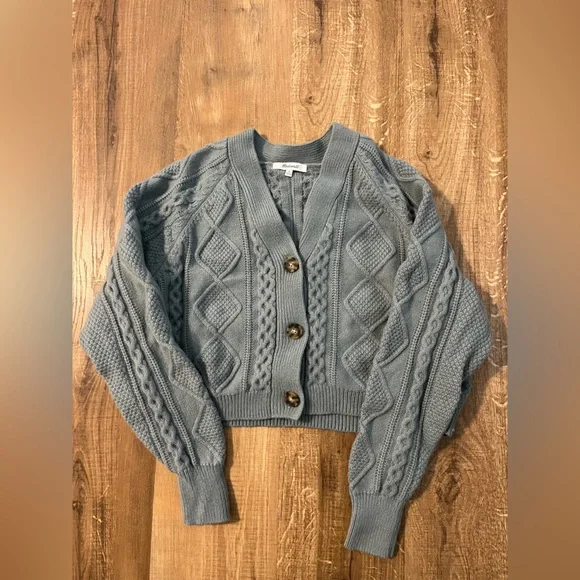 Madewell Cable Knit V-Neck Crop Cardigan in Faded River - Picture 5 of 7